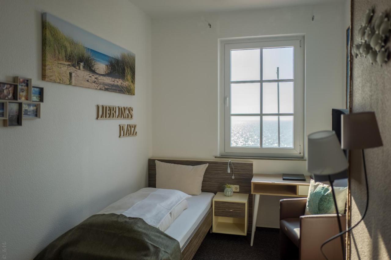 Akzent Strandhotels Seestern, Delphin & Lachs Вильгельмсхафен Экстерьер фото