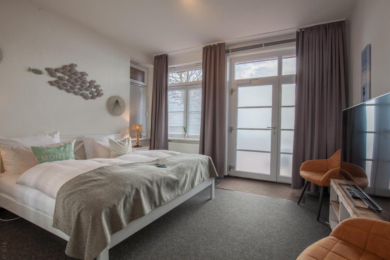 Akzent Strandhotels Seestern, Delphin & Lachs Вильгельмсхафен Экстерьер фото